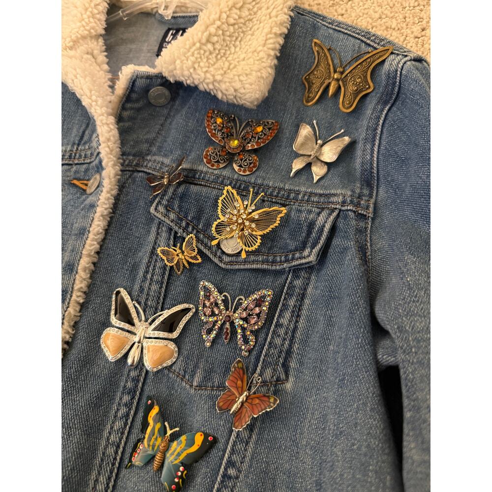 GAP One of a Kind Sherpa Denim Jacket Large Custom Butterfly Brooch Lot Monet - Picture 6 of 8